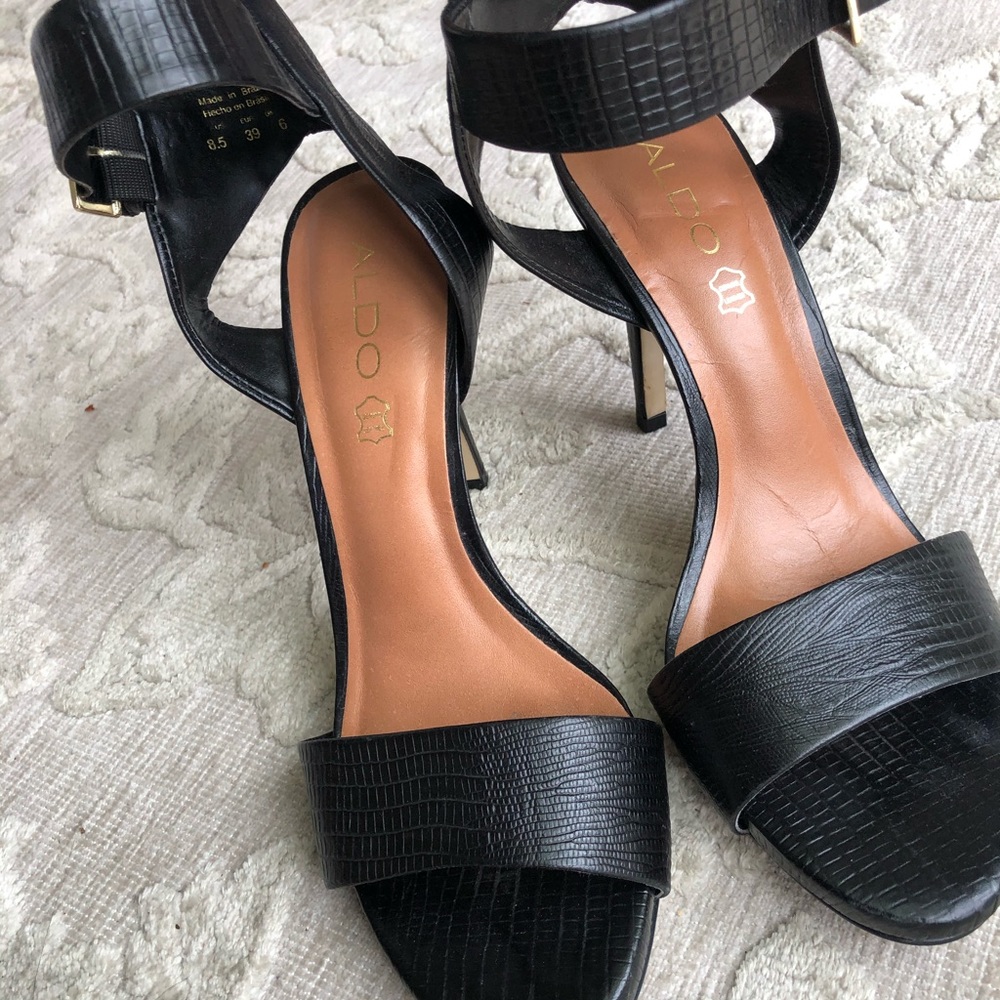 GLAM!!! Like new Aldo alligator skin strap heels!